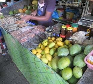 Unterwegs im einheimischen Markt 