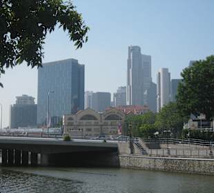 Fluß vor dem Clark Quay