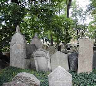 Auf dem Friedhof