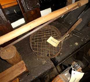 Rundgang durch das Torfschiffwerft-Museum