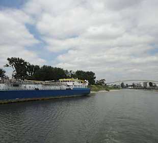 Große Kölner Hafenrundfahrt