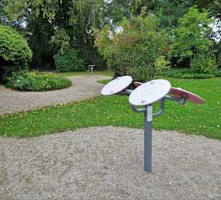 Fitnessgeräte im Rosengarten Verden