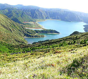 Wandern um den Lagoa do Fogo