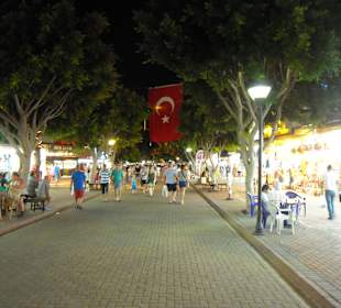 Einkaufsmeile in Avsallar