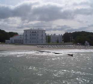 Blick zu den Hotels von der Seebrücke