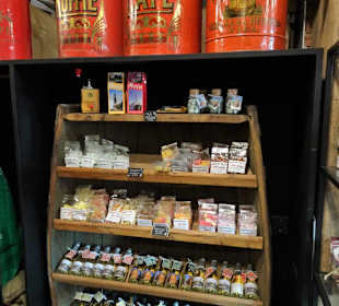 Auswahl im Shop des Kaffeemuseum-Burg