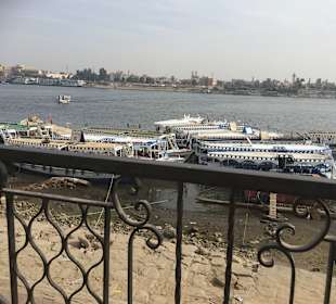 Luxor Hafen.Schiffahrt