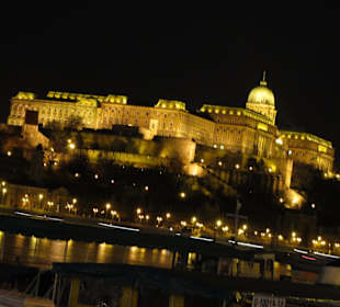 Burgpalast bei Nacht