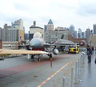 Auf der USS Intrepid