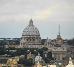 Petersdom aus der Entfernung