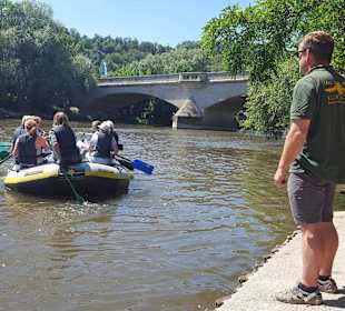 Schlauchbootfahrt auf der Saale