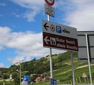 Straßen Hinweisschild