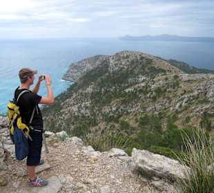 Blick vom Penya del Migdia auf das Cap del Pinar