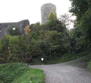 Burg Husen