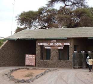 Gate Amboseli N.P.