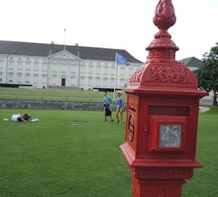 Aussenansicht mit Briefkasten