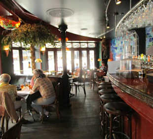 Cross Café & Restaurant