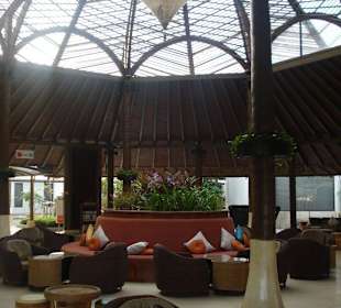 Samui Airport - Open-Air-Wartezone am Gate