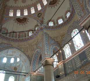 Im Innern der Sultan Ahmed Moschee