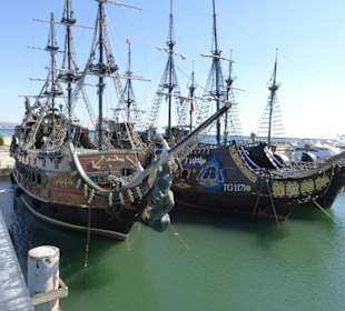 Koggen im Hafen Yasmine