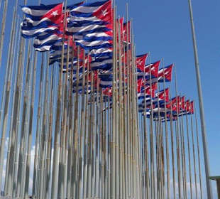 "Fahnenberg" vor der US-Interessenvertretung