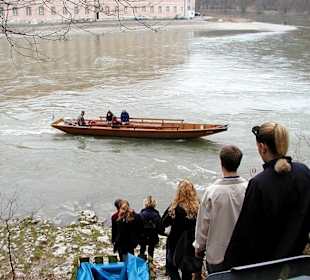 Donauüberfahrt zum Kloster
