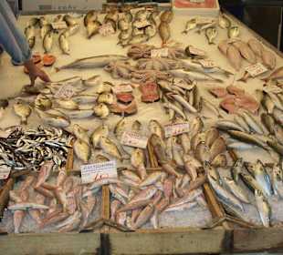 Fischangebot auf dem Markt