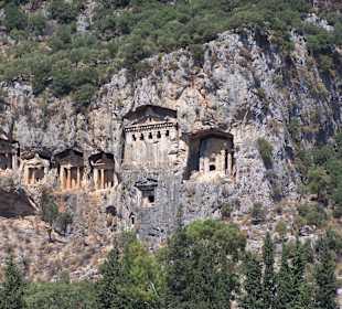 Felsengräber in Dalyan, Blick vom Fluss aus