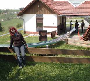 Rückansicht der Sommerroddelbahn