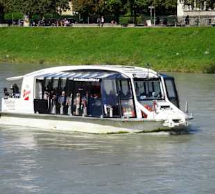 Das Schiff "Amadeus Salzburg" auf derSalzach