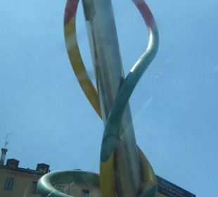 Posizionata in Piazza Cadorna nel 2000