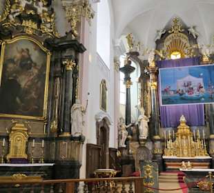 Die St.-Alexander-Kirche am Marktplatz von Rastatt