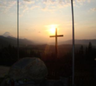 Zachód słońca nad górskimi szczytami