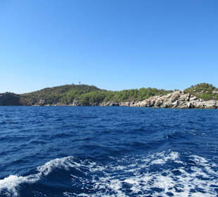 Mit dem grossem Boot zum Umsteigepunkt