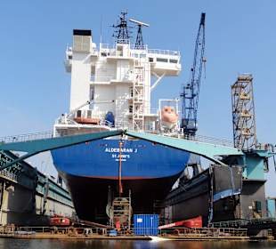 Schiffe im Schwimmdock