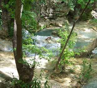 Der Fluss mit vielen kleinen Fällen