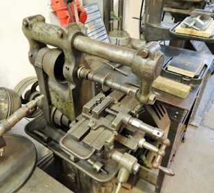 Rundgang durch die Hallen der Gesenkschmiede