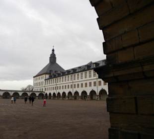 Blick in den Schlosshof Westturm