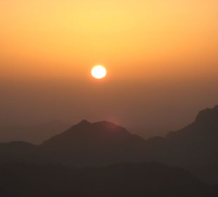 Sonnenaufgang am Mosesberg