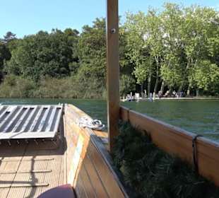 Schifffahrt zur Roseninsel