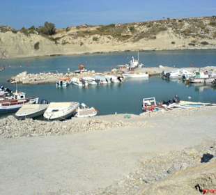 Blick auf den kleinen Hafen von Kolymbia