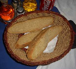 Frisch gebackenes Bauernbrot 