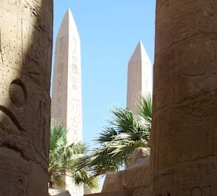 Zwischen den Säulen