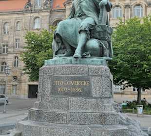 Denkmal Otto von Guericke, der u.a. Physiker war