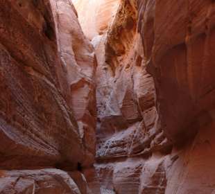 Kleiner Canyon auf White Domes Loop