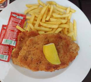 Schnitzel mit Pommes 