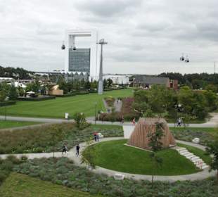 Blick auf Garten und Gondel