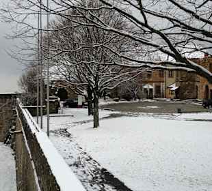 Im Hof der Giechburg