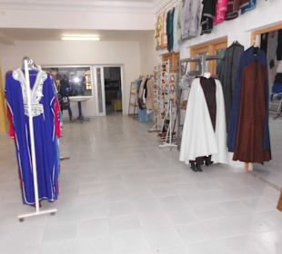 Auf Kamelen dem Sonnenuntergang entgegen