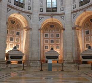 Scheingräber für berühmte Persönlichkeiten